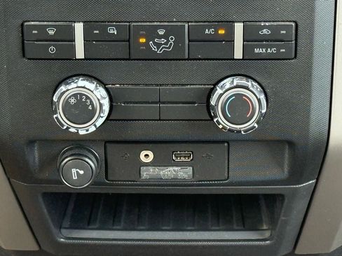 Used 2010 Ford F150 XLT image 26