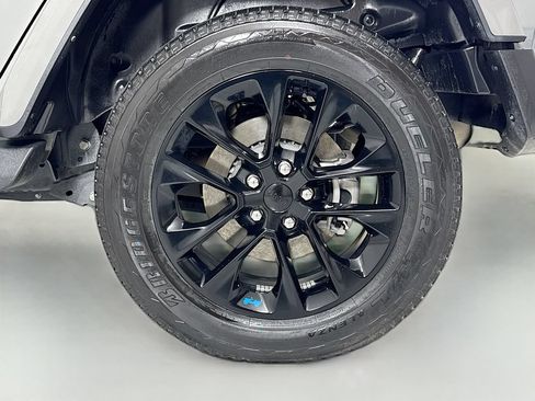 Used 2023 Jeep Wrangler Unlimited Sahara w/ Dual Top Group AWD/4WD image 10