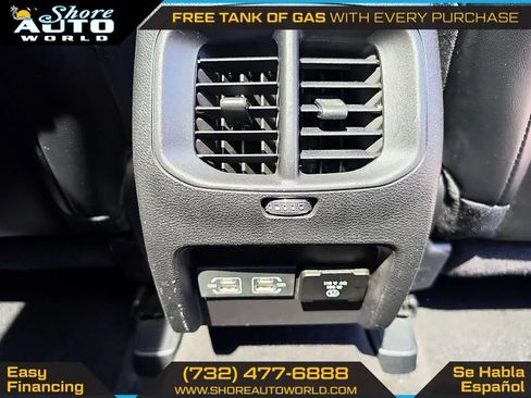 Used 2021 Jeep Cherokee Limited AWD/4WD image 23