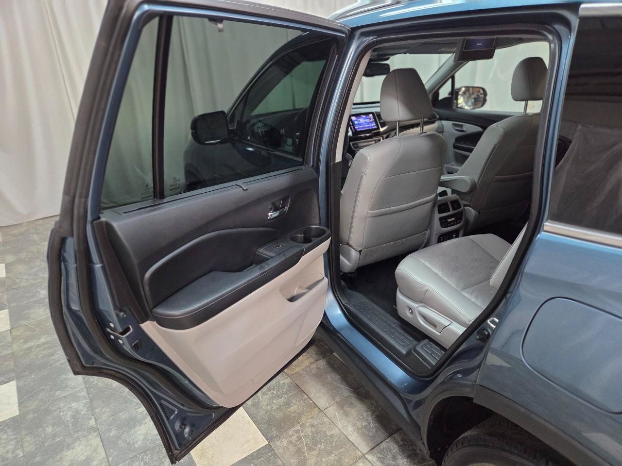 Used 2018 Honda Pilot Elite image 11