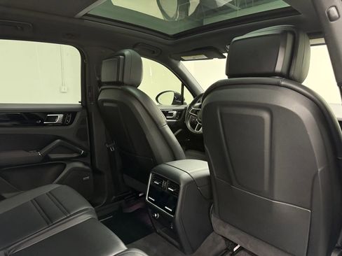 Used 2019 Porsche Cayenne S AWD/4WD image 13