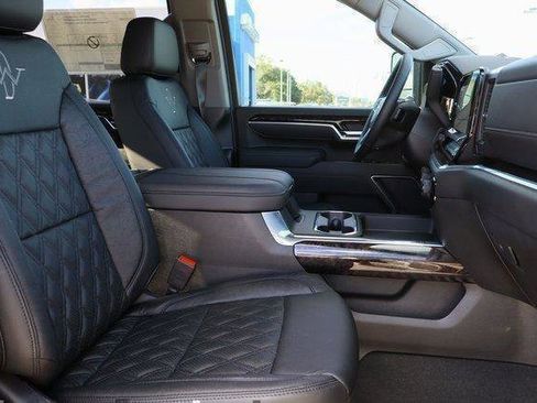 Used 2025 Chevrolet Silverado 2500 LT w/ Trail Boss Package AWD/4WD image 25
