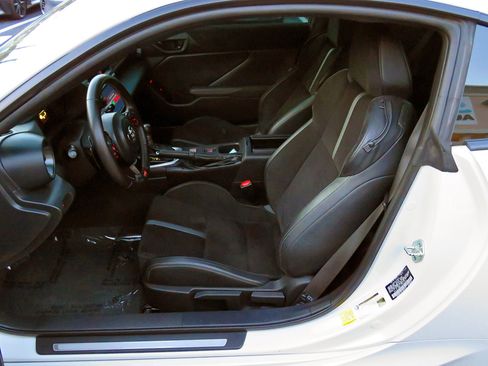 Used 2023 Toyota GR86 Premium image 20