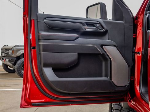 Used 2025 GMC Sierra 2500 AT4X image 35