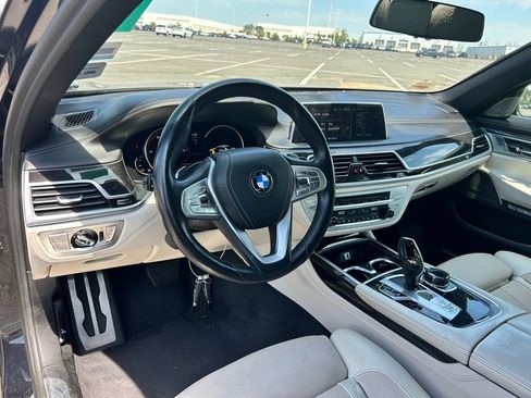 Used 2017 BMW 750i xDrive AWD/4WD image 9