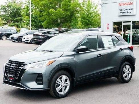 New 2025 Nissan Kicks Play S image 3