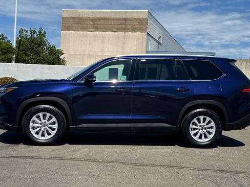 Used 2025 Toyota Grand Highlander FWD image 9