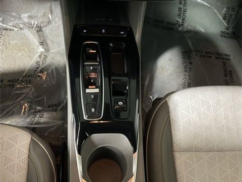 Used 2023 Chevrolet Bolt EUV Premier w/ Sun & Sound Package image 28