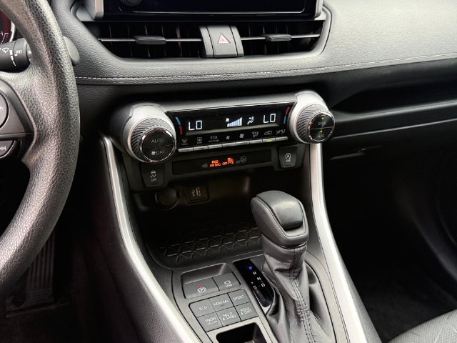 Used 2023 Toyota RAV4 XLE AWD/4WD image 19