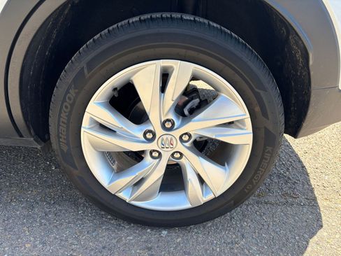 Used 2025 Buick Encore GX Preferred image 29