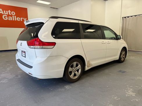 Used 2014 Toyota Sienna LE FWD image 7