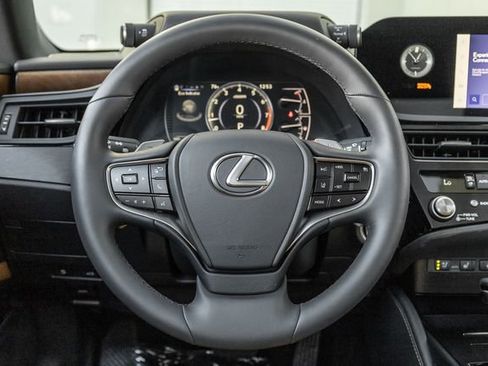 Used 2025 Lexus ES 350 w/ Premium Package image 8