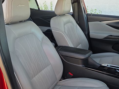Used 2024 Buick Envista Avenir image 28