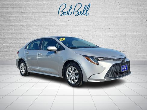 Used 2021 Toyota Corolla LE FWD image 1