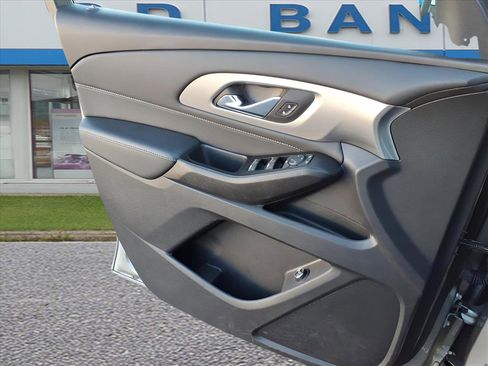 Certified 2023 Chevrolet Traverse LT image 12