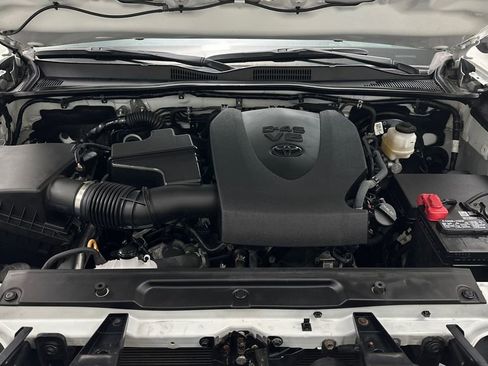 Used 2023 Toyota Tacoma SR5 w/ Technology Package image 11