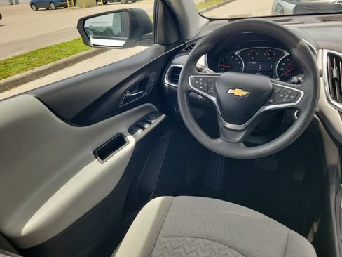 Used 2022 Chevrolet Equinox LS w/ LS Convenience Package FWD image 13