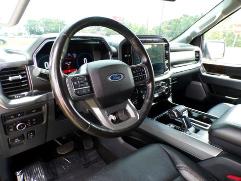 Used 2021 Ford F150 Lariat image 13