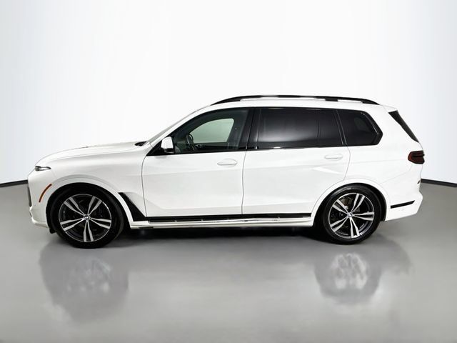 Used 2026 BMW X7 xDrive40i w/ M Sport Package AWD/4WD image 4