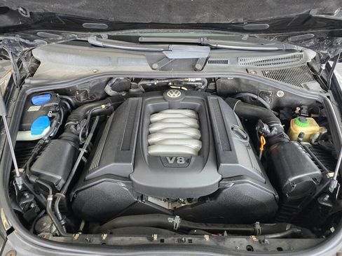 Used 2004 Volkswagen Touareg V8 AWD/4WD image 11