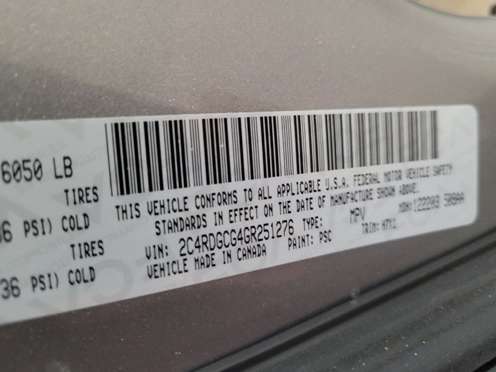Used 2016 Dodge Grand Caravan SXT w/ UConnect Hands-Free Group FWD image 33