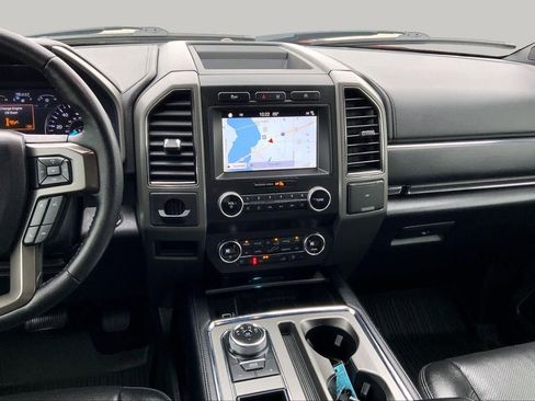 Used 2019 Ford Expedition XLT w/ Equipment Group 202A RWD image 6