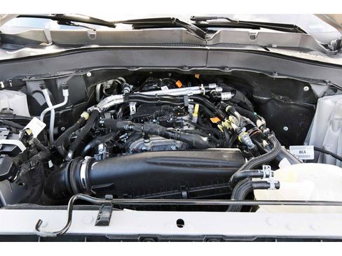 Used 2025 Ford Explorer Active w/ Active Comfort Package image 31