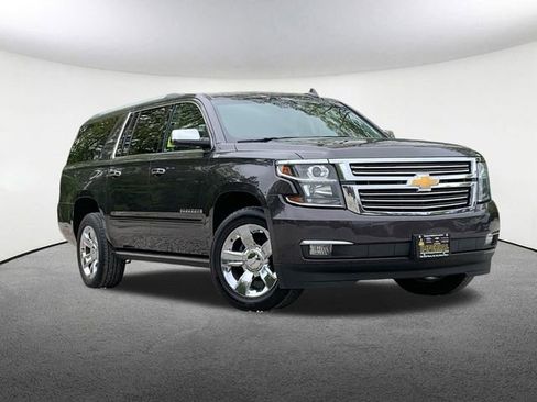 Used 2018 Chevrolet Suburban Premier AWD/4WD image 2