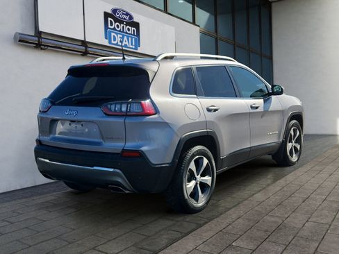 Used 2019 Jeep Cherokee Limited image 3