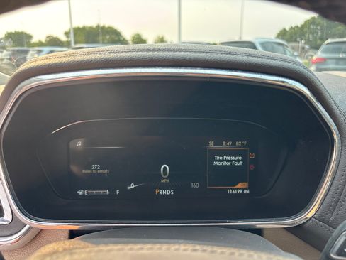 Used 2017 Lincoln Continental Premiere FWD image 15