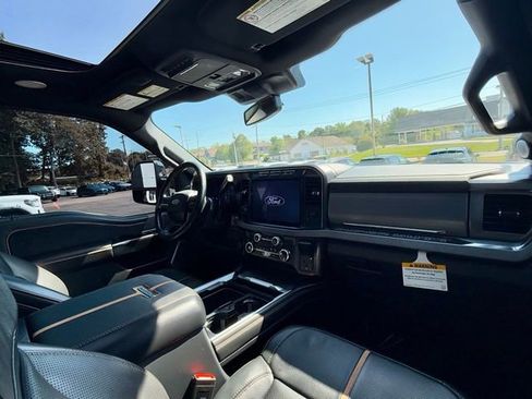 Used 2024 Ford F350 Platinum image 25