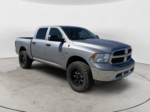 Used 2023 RAM 1500 Classic SLT AWD/4WD image 7