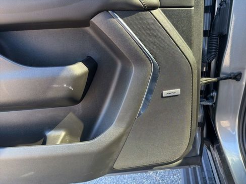 Used 2023 Chevrolet Suburban High Country image 39