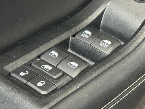Used 2021 Jeep Grand Cherokee L Limited AWD/4WD image 12
