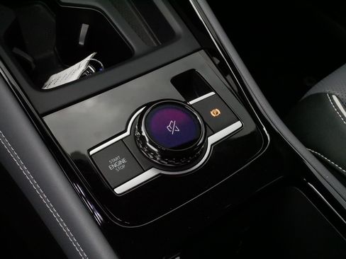 Certified 2025 Volkswagen Tiguan SEL R-Line AWD/4WD image 24
