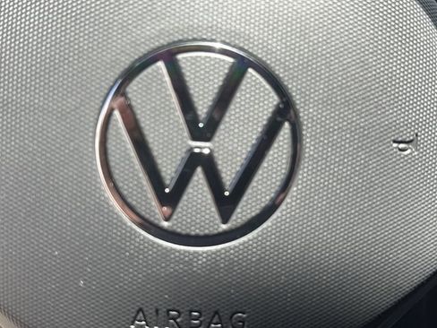 Certified 2024 Volkswagen Atlas Cross Sport SE image 23