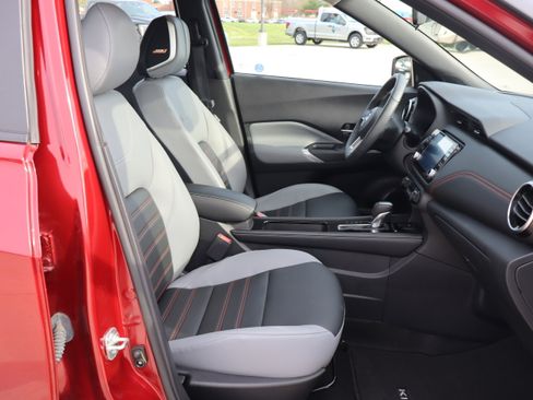 Used 2023 Nissan Kicks SR w/ SR Premium Package image 12