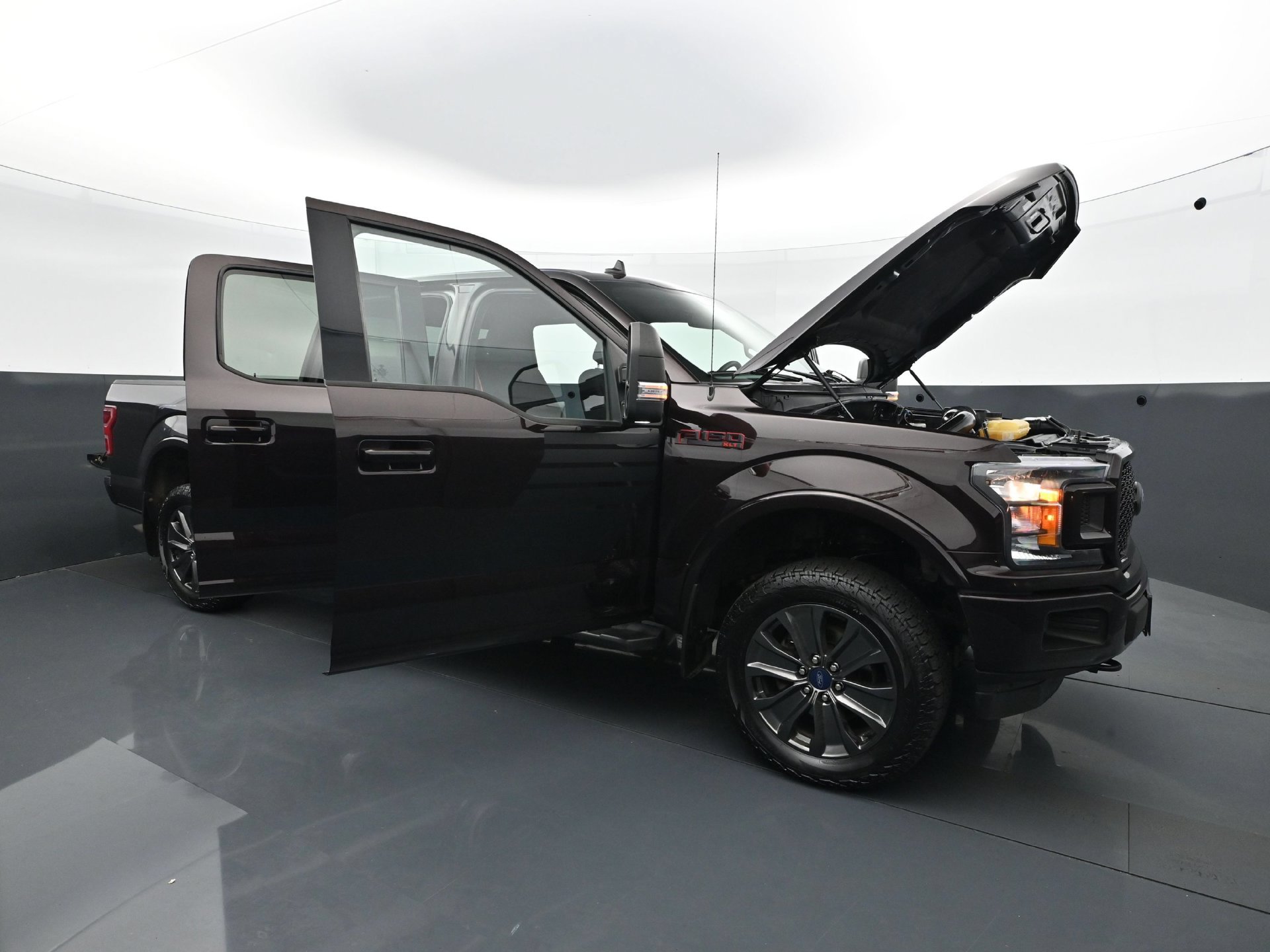 Used 2018 Ford F150 XLT w/ Equipment Group 302A Luxury AWD/4WD image 37