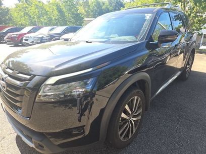 Used 2024 Nissan Pathfinder Platinum