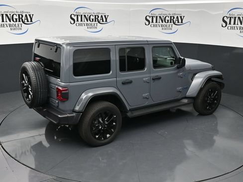 Used 2025 Jeep Wrangler Unlimited Sahara AWD/4WD image 27