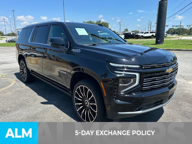 Used 2025 Chevrolet Suburban High Country AWD/4WD image 3