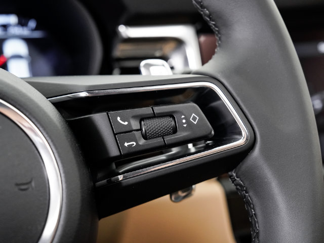 Certified 2026 Porsche Macan AWD/4WD image 14