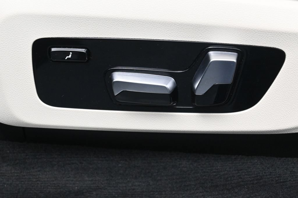 Used 2020 BMW X7 xDrive40i w/ Executive Package AWD/4WD image 35