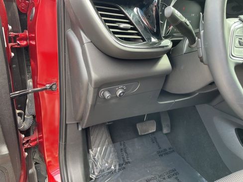 Used 2023 Buick Envision Preferred AWD/4WD image 9
