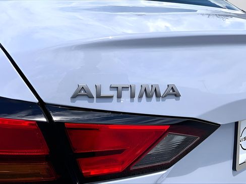 Certified 2025 Nissan Altima 2.5 SR AWD/4WD image 34