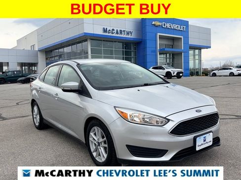 Used 2017 Ford Focus SE FWD image 1