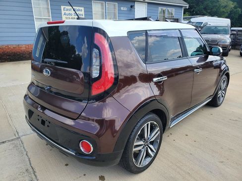 Used 2017 Kia Soul + FWD image 9