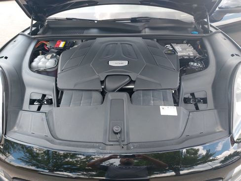 Used 2020 Porsche Cayenne AWD/4WD image 30