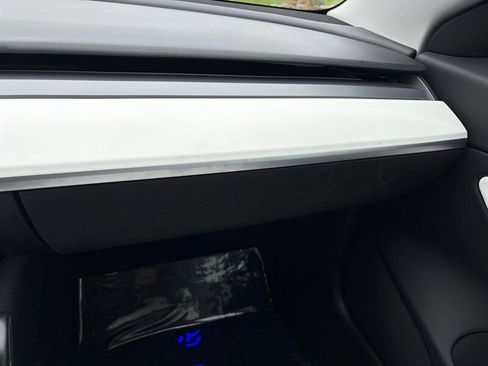 Used 2018 Tesla Model 3 Mid Range image 23