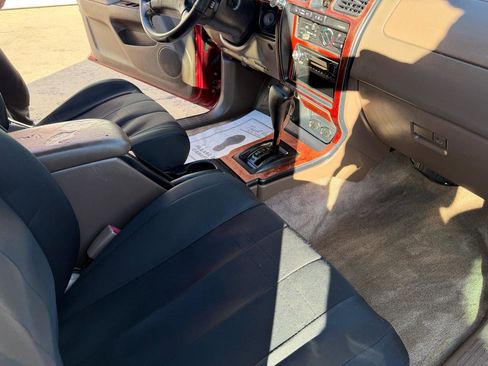 Used 2000 Toyota 4Runner SR5 image 17